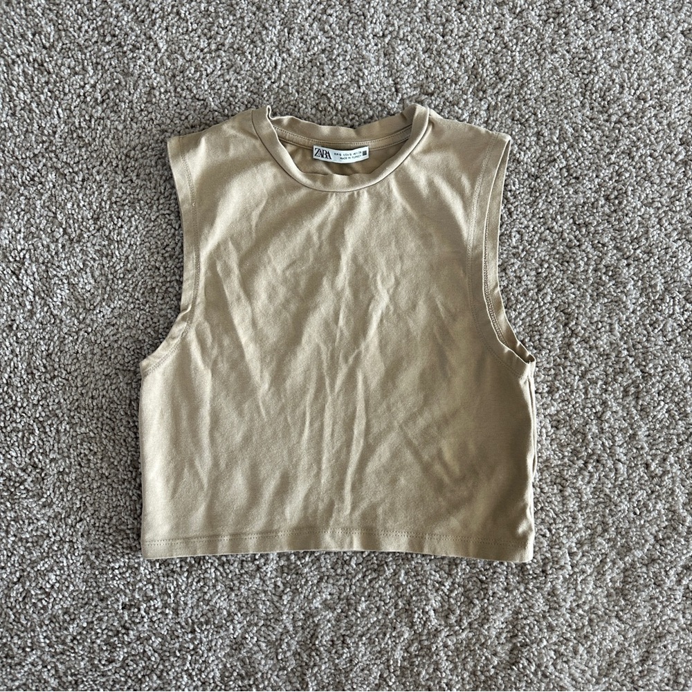 ZARA— Crop Top